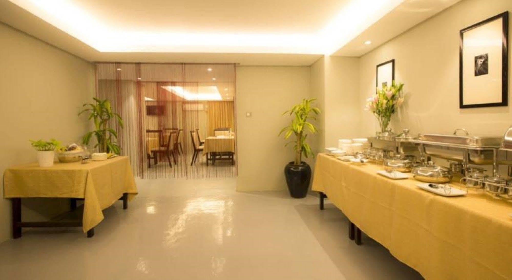 Shwe Pyi San Yar Hotel Yangon Exterior foto
